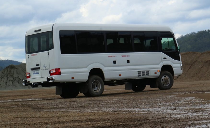 Bus 4×4 Conversion of Coaster Bus