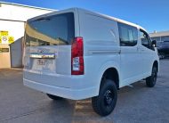 Bus 4×4 Conversion of Toyota HiAce
