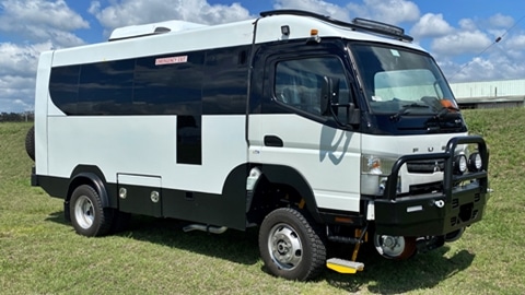 Hi-Rail 4×4 Mini Bus